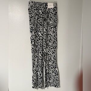 Chic Black and White Patterned Wide Leg Pants